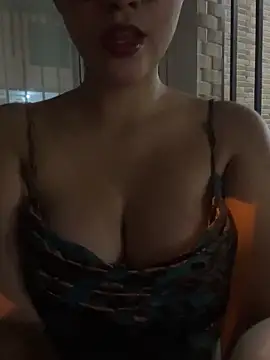 Amadora_rose live sex cam