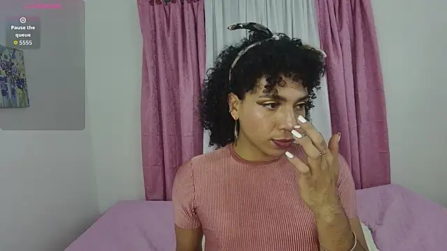 Angel_White25's cam snapshot