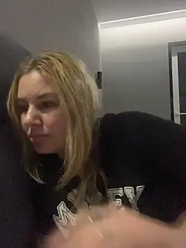 Passion-Blondy live sex cam