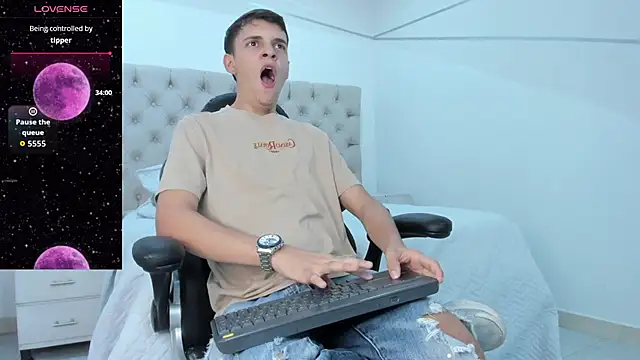 JacobRoberts1 live sex cam