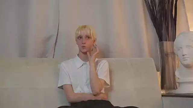 BeverlyWahoske's cam snapshot