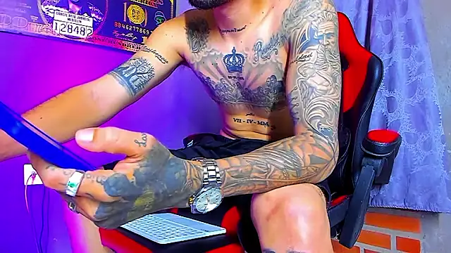 tattooedsmoker777's cam snapshot