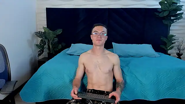 Lil_James's cam snapshot