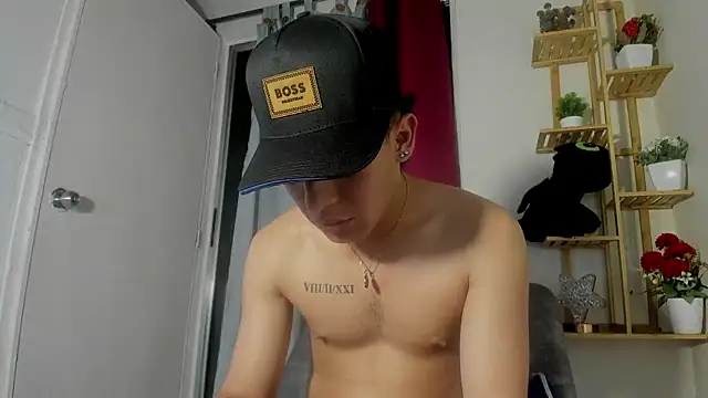 latiin_boy21's cam snapshot