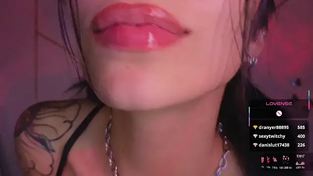 Hollyxx_'s cam snapshot