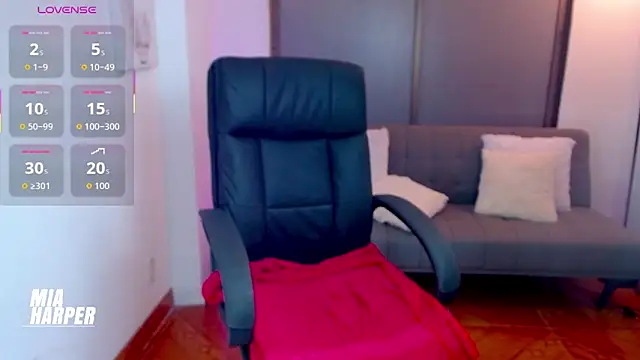 Mia_HarperX_'s cam snapshot