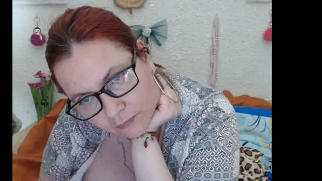 PlayfullMature's cam snapshot