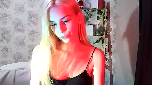 ClaireLaSweet's cam snapshot