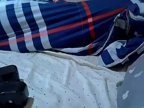 Just_Karu's cam snapshot