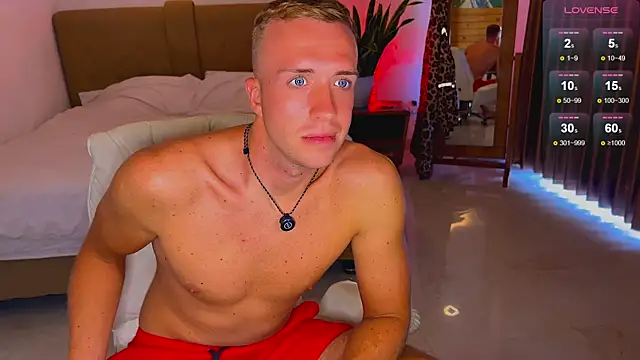 tommy_cumfinger live sex cam