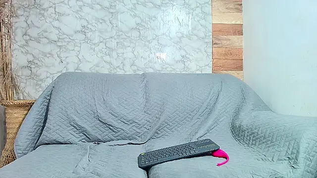 aaron_antonella_mds's cam snapshot