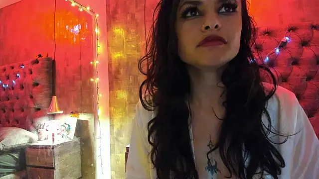 yiyisandoval's cam snapshot