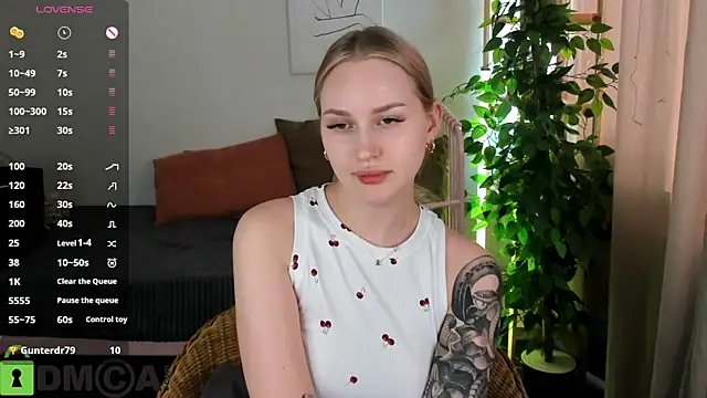 Carol__Cox's cam snapshot