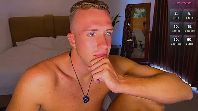 tommy_cumfinger live sex cam