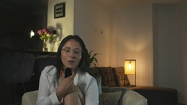 alana_gasparini's cam snapshot