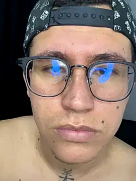 Kurtxxx22 live sex cam