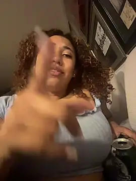 lauraltt live sex cam