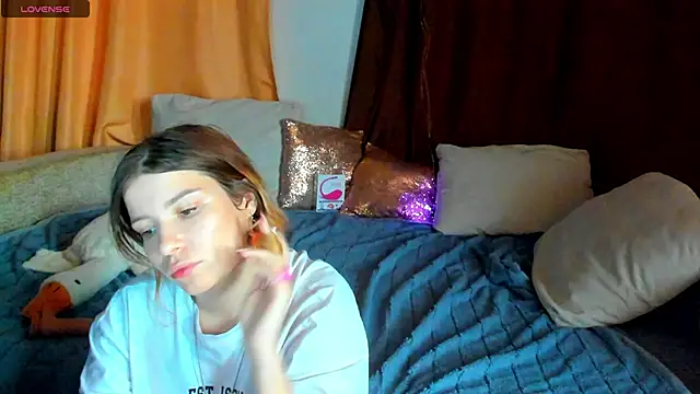 Eva_purrr_'s cam snapshot