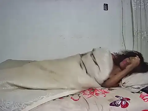 BrunetteNaomi7's cam snapshot