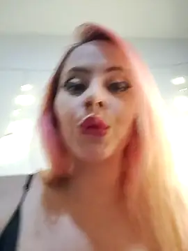 BiancaLuxor_'s cam snapshot