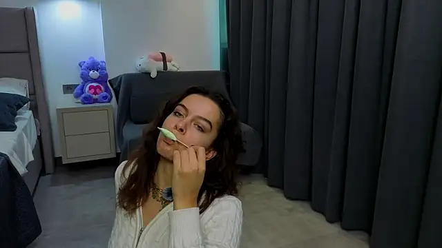 Luna_Veyra's cam snapshot