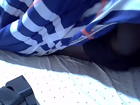 Just_Karu's cam snapshot