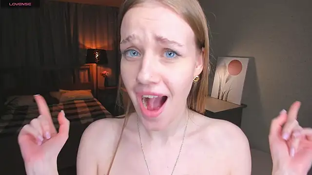 OdellaFrake live sex cam