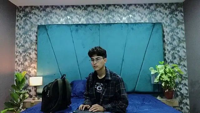 Aaron_Eze live sex cam