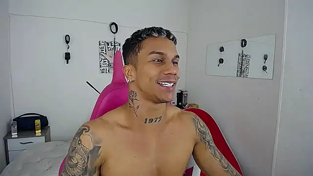 Leonard_Price live sex cam