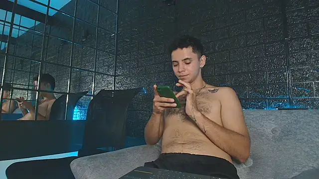 HellAndDante_'s cam snapshot