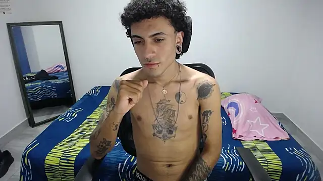 present_the_magic's cam snapshot