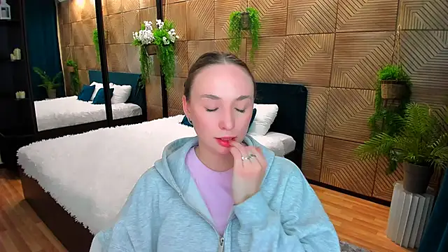 TrueReincarnation live sex cam