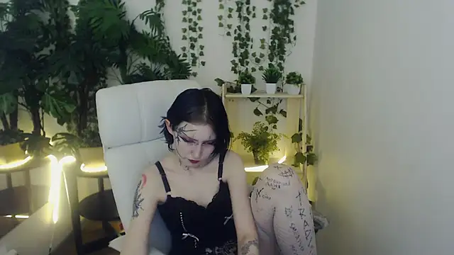 MoonRiddlle's cam snapshot