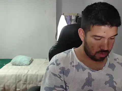 Axel11113 live sex cam