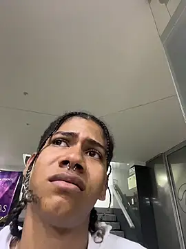 Maxim-Walker live sex cam