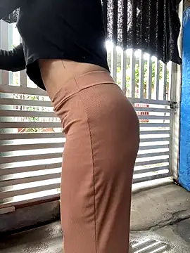 BigAssBee's cam snapshot