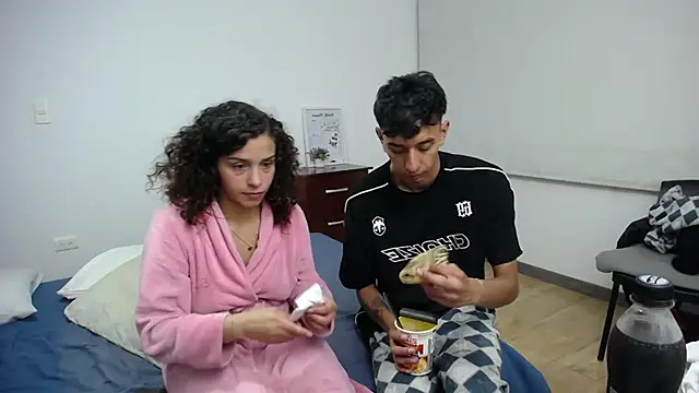 Sarabubbie live sex cam