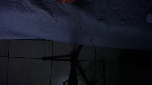 Aliis_Love's cam snapshot