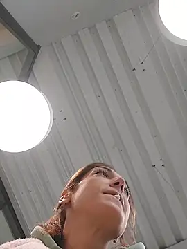 SheTheDeeevil's cam snapshot