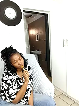 HipsDontLieX95's cam snapshot