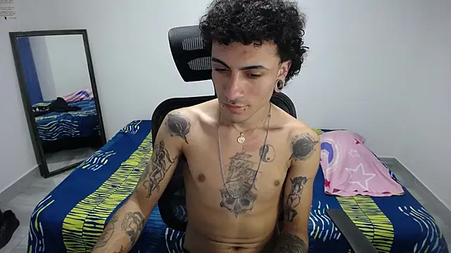 present_the_magic's cam snapshot