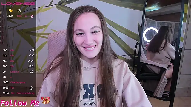 honeybuns_lizzy's cam snapshot