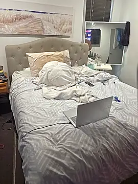 Handsolo_porn's cam snapshot