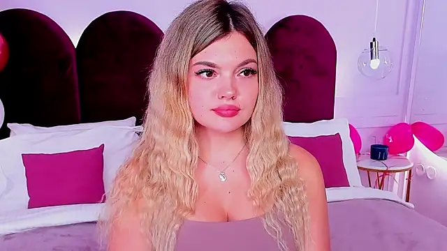 ZaraBloom's cam snapshot