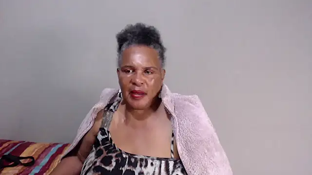 GrandBustyMelon's cam snapshot