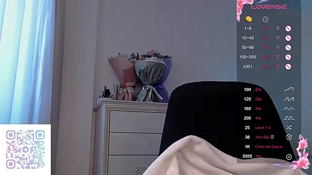 Leila_Vanilla's cam snapshot