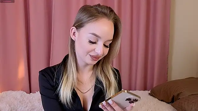 KatrinBlond's cam snapshot