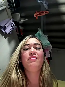 Danielavegax live sex cam