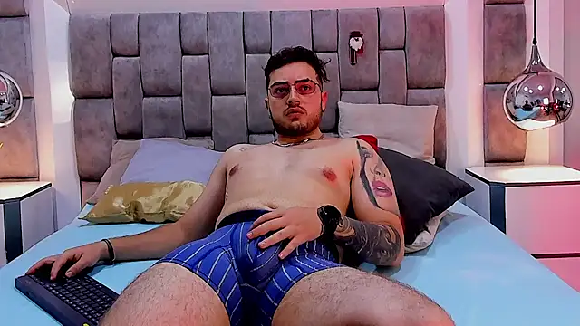 Ethan_Greys's cam snapshot