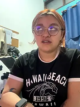 Sophia_Weest99 live sex cam